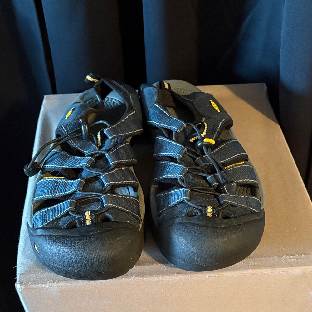 KEEN women’s blue and Yellow Outdoor Sandals - Picture 3 of 11